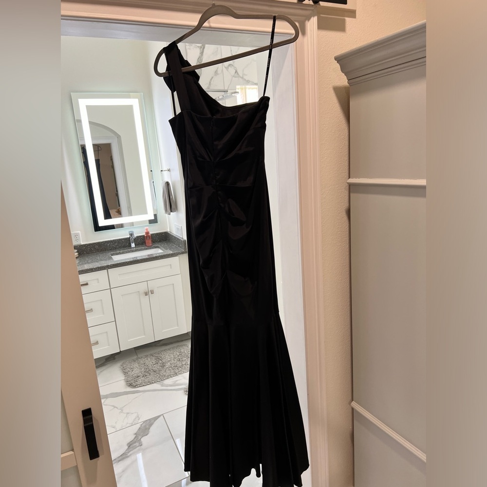 Black, beautiful Escape gown Size 8